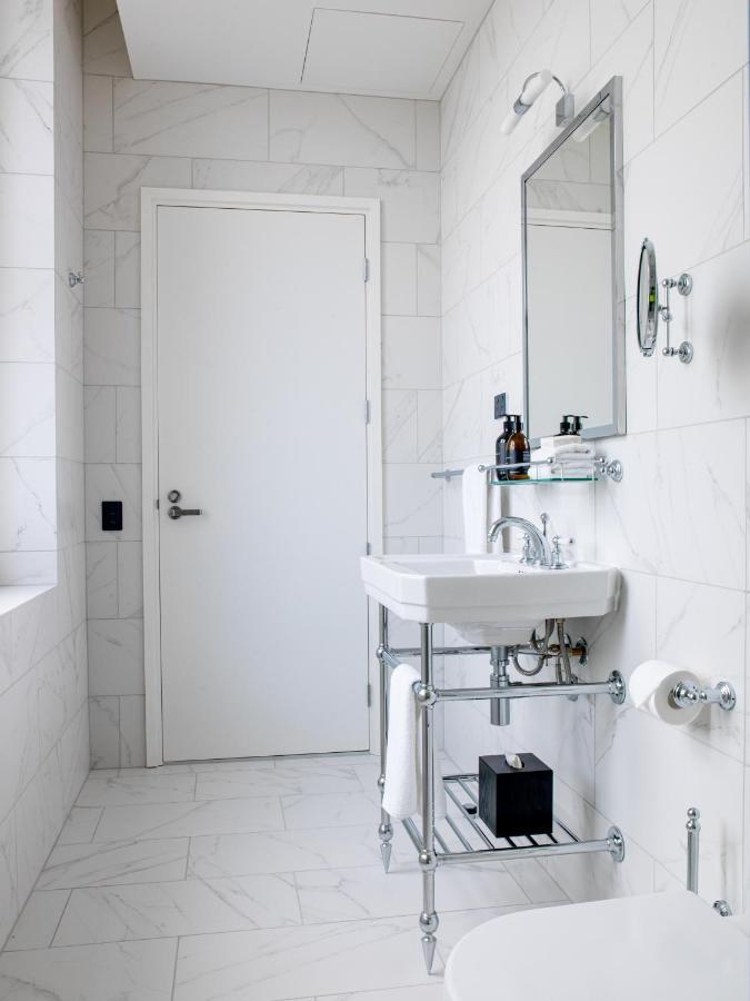 The Observatory Hotel Christchurch Ngoại thất bức ảnh Bathroom