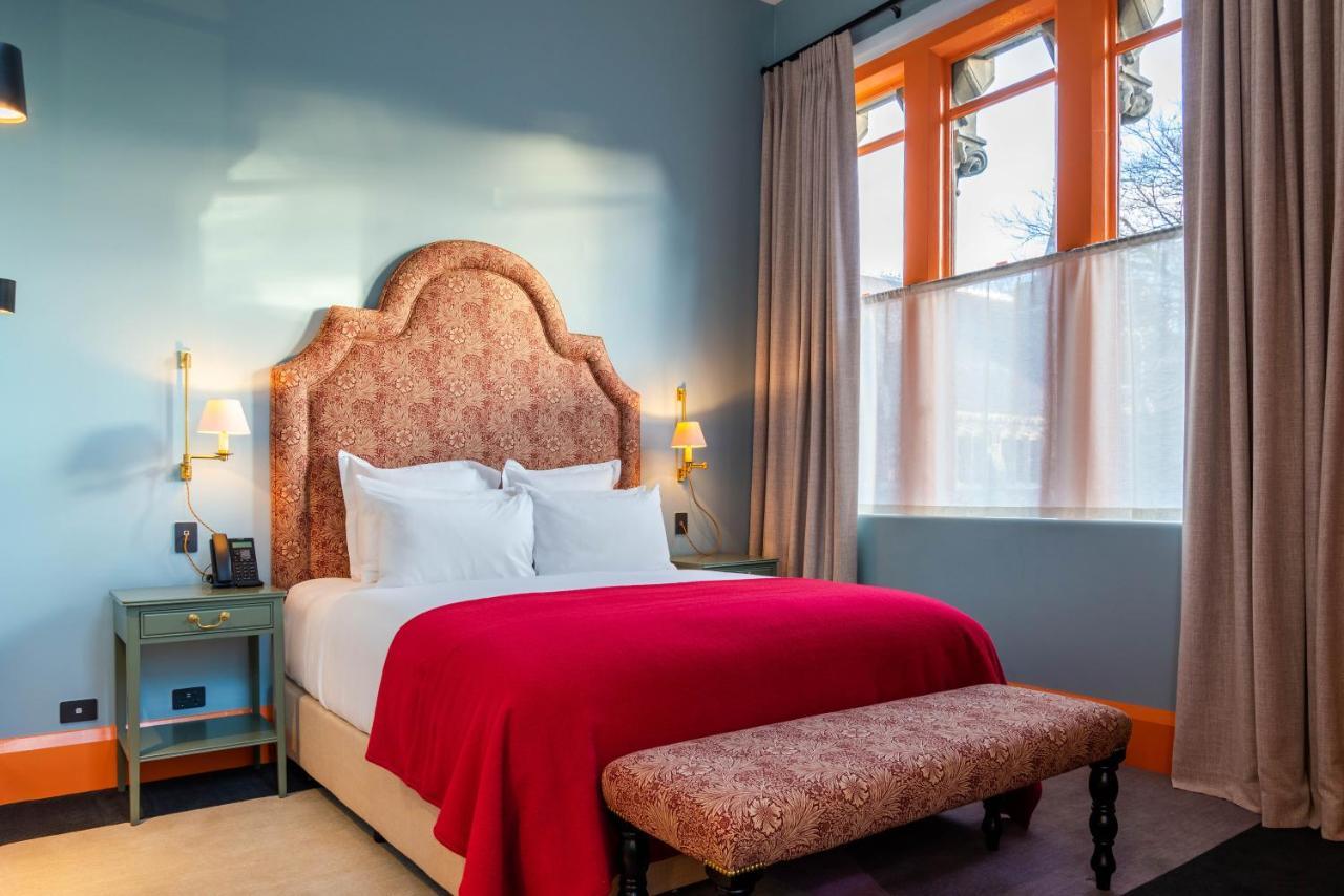 The Observatory Hotel Christchurch Ngoại thất bức ảnh A bedroom at the Hotel