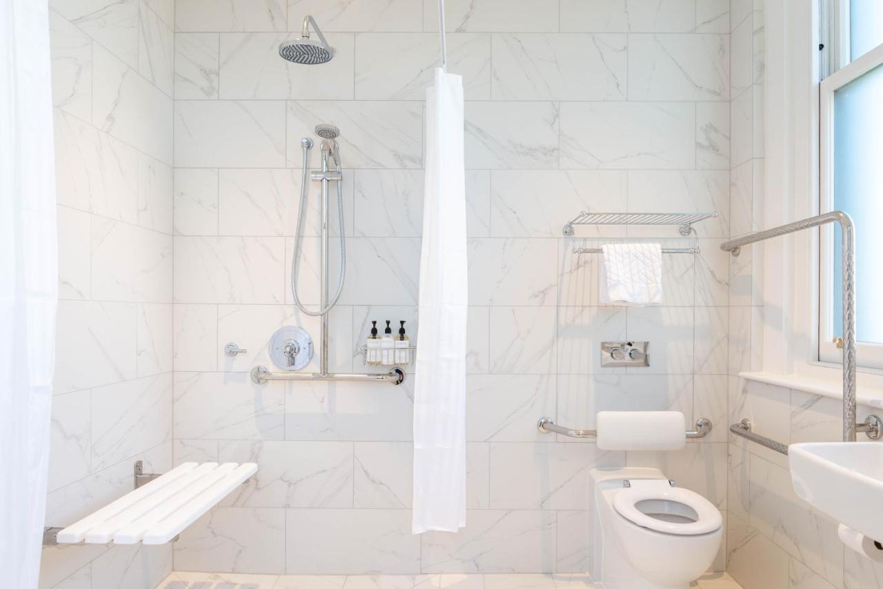 The Observatory Hotel Christchurch Ngoại thất bức ảnh A shower curtain